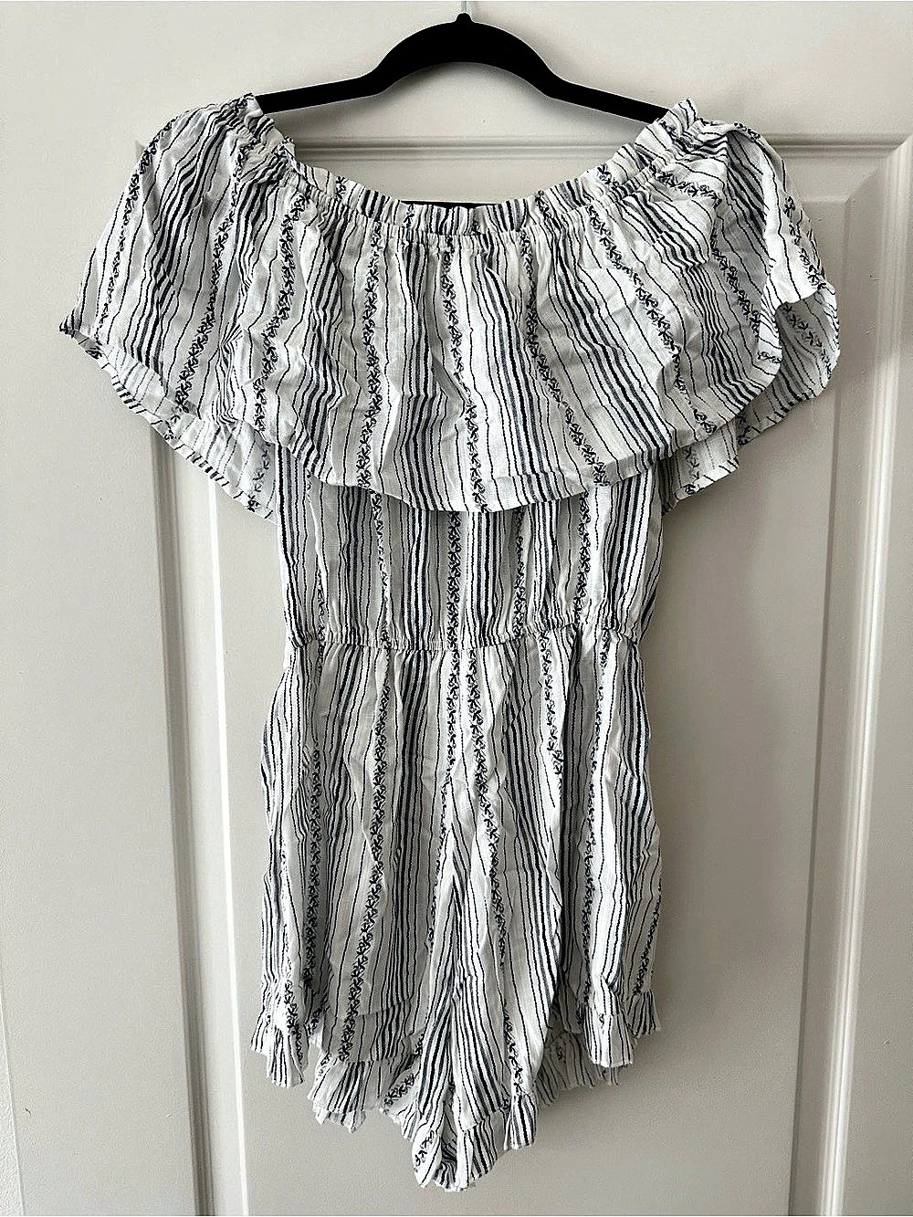 LUNIK Striped Romper in White & Blue Size Medium Like New